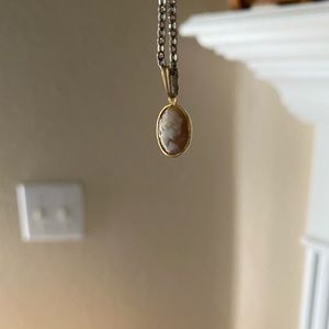 Roman women pendant necklace